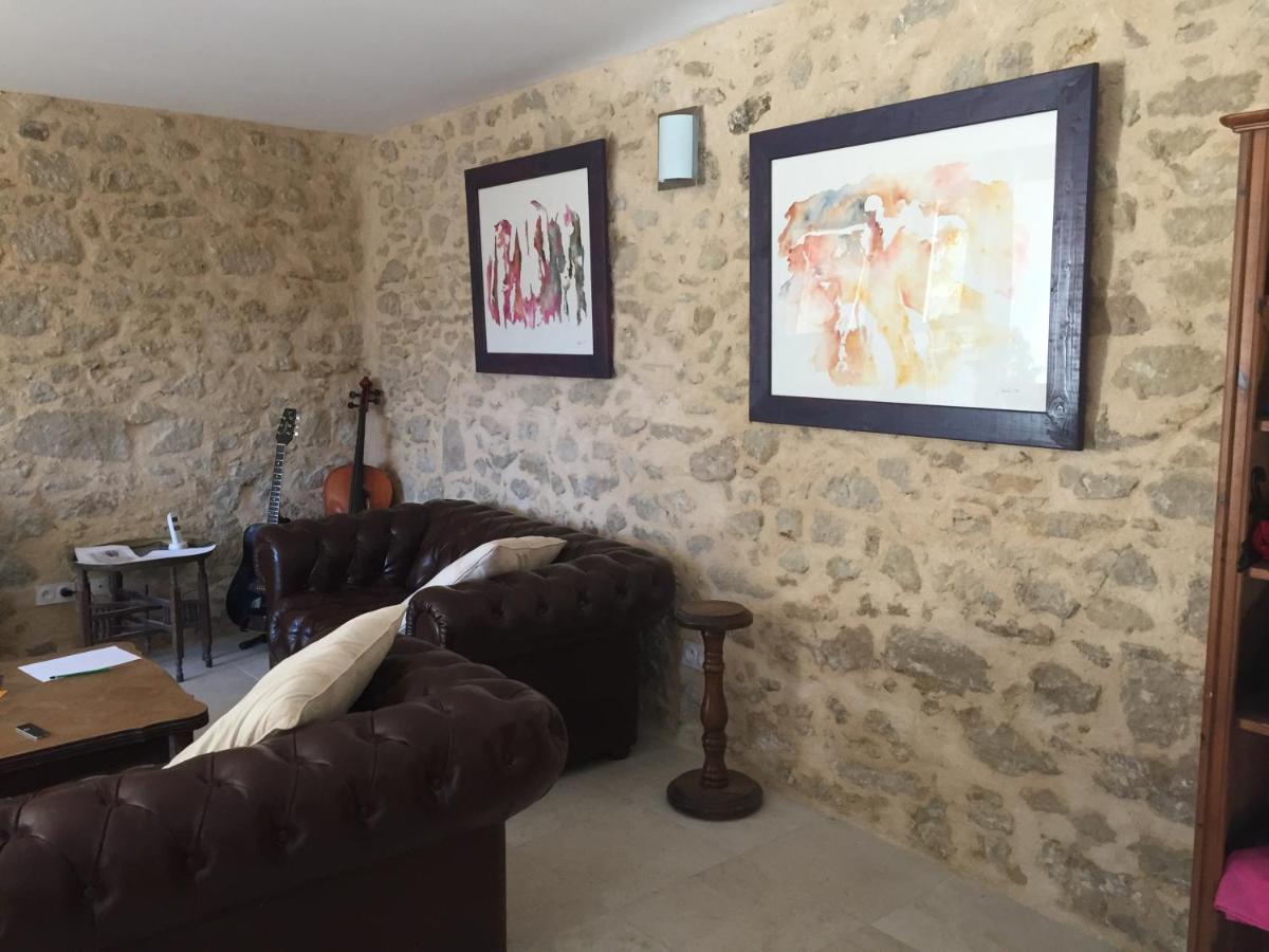 la maison ocre Saint-Julien-de-Briola Extérieur photo